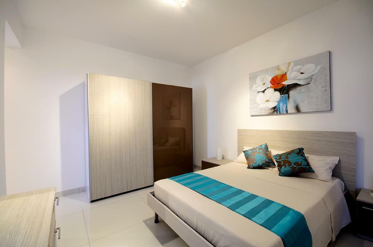Crescent Court F Apartment St. Paul's Bay Exterior photo